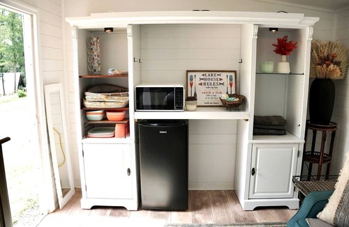 Rogersville Cabin | Sweet Tiny House Perfect for a Romantic Retreat in Alabama