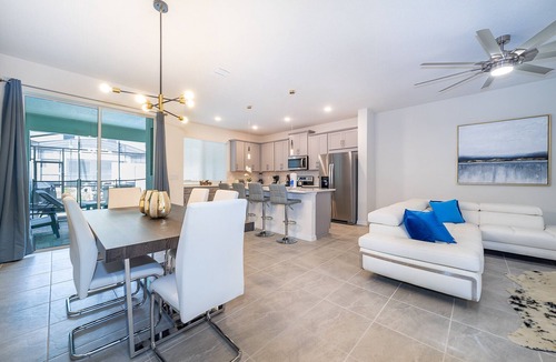 Four Corners Ski Chalet | Sweet Townhouse 4Beds/3Baths/Pool/18Min Disney