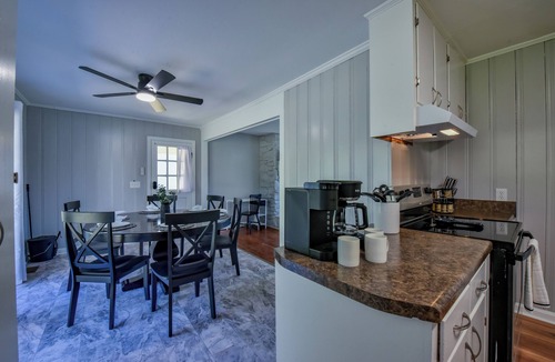 Tuscaloosa House | T-Town Ace – Cozy Retreat Just 4.3 Miles from Bryant-Denny Stadium!