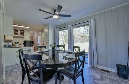 Tuscaloosa House | T-Town Ace – Cozy Retreat Just 4.3 Miles from Bryant-Denny Stadium!