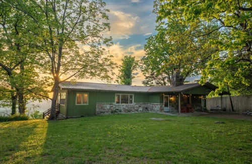 Mentone Cottage | Talking Leaves Cottage | Scenic Highway on the Brow | Fast Wi-Fi | Dog Friendly