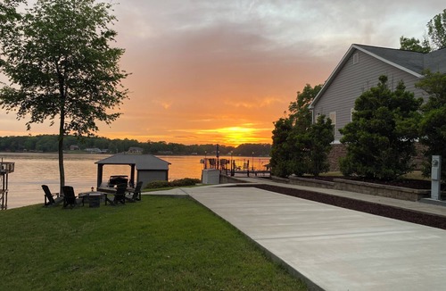 Cook Springs RV Rental | Talladega Race Fans, Exclusive, private water front RV spot on Lake Logan Martin