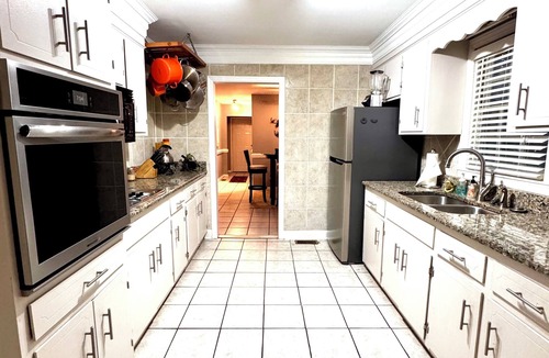 Augusta House | Tee Time Cottage! 4 miles from Augusta Nationals
