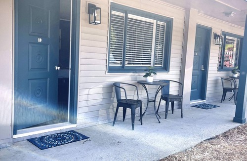Roscommon Apartment | TeePee Room 11-Newly Renovated