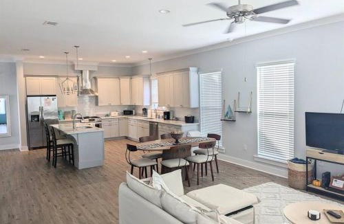 Gulfport House | Tegarden Cottage at Gulfport Beach