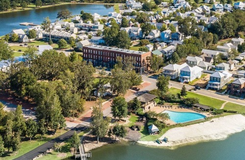 Mount Meigs House | The Anne-Claire At The Waters By Villa Real Escapes