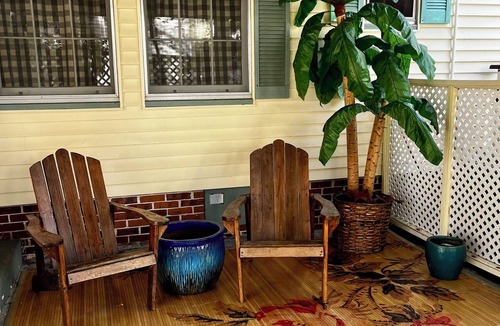 Apalachicola House | The Apalachicola Cottage-Pet Friendly-Historic Neighborhood
