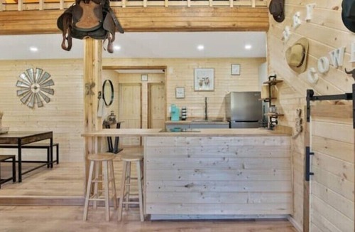 Umatilla House | The Barn at Finca Bellan