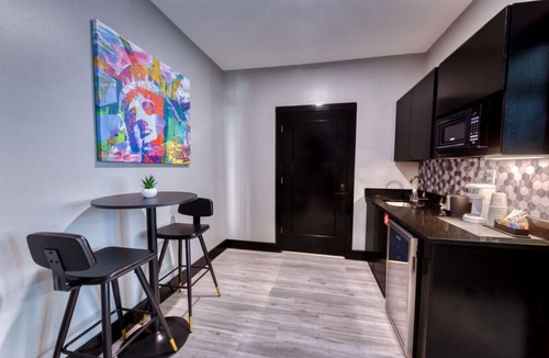 Biloxi Condo | The Bella`s Glamour & Grace Suite, Sleeps 2, Private Balcony