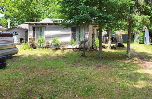 Harrison Cabin | The Better then Tenting Getaway , 1 bedroom Cozy Cabin with Open floor plan.