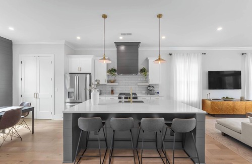 Pittsburgh House | The Blackstone Manor - 4BR Home with Skyline View