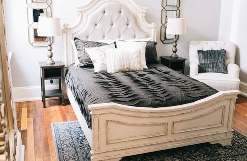 Lake City Apartment | The Blanche - Room 208