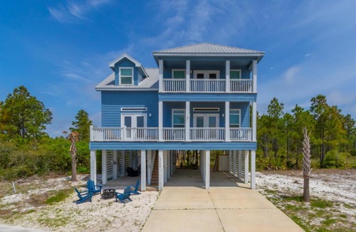 Morgantown House | The Blue Mermaid Walk to Beach! Dog Friendly Heated Pool Fire Pit 2KingSte