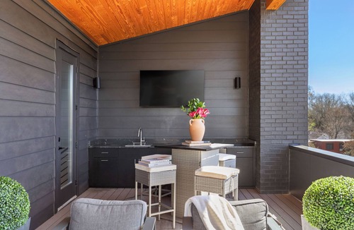 Reynoldstown House | The Boulevard Estate Rooftop+Outdoor Kitchen 5BR 10 mins from Mercedes Benz