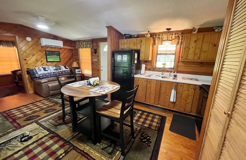 Fort White Cabin | The Cabin at Oakwood Acres in Fort White, newly renovated