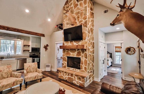 Statesboro House | The Camellia Cottage - private family space!