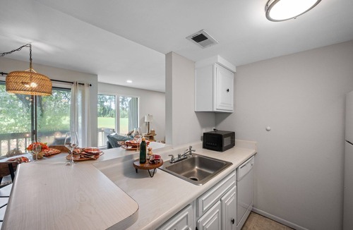 Daphne Condo | The Club House, 1-bedroom condo with WiFi, on the 18th hole in welcoming Daphne