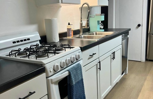 Lakeside House | The Cozy Mitten – , 2 Bedroom/1 Bath, Fenced Yard & Laundry