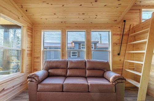Lutts Cabin | The Creek Camp Cabins & RV Hookups in Savannah,TN - 4 minute ride to Dry Creek.