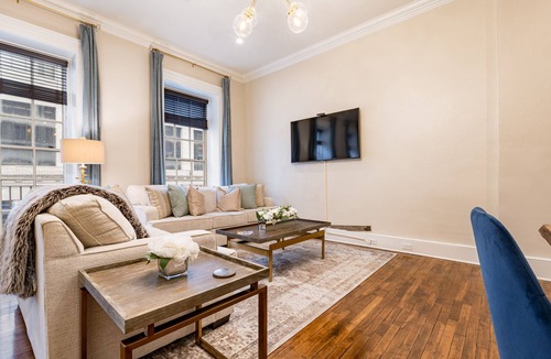 French Quarter Apartment | The Creole, 2B/2B Historic FQ Apt. - 60 Day Min. Rental