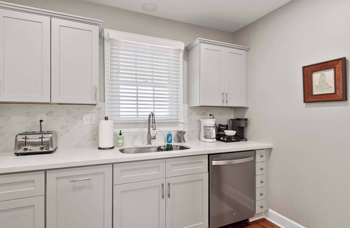 Tuscaloosa House | The Dearing House - 4 BR - Walkable Gameday House