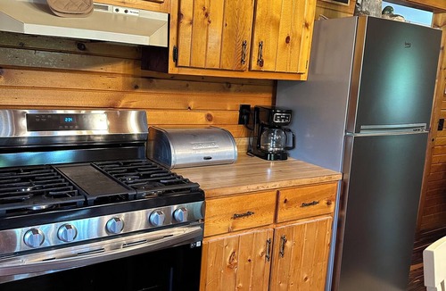 Midland Cabin | The Eagle’s Nest - 12 miles to Soaring Eagle Casino! Mt. Pleasant - Midland