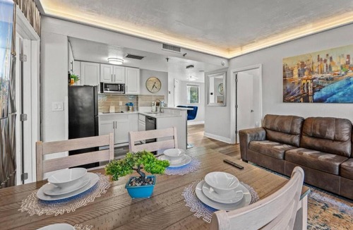 Southwest Orlando Villa | The Enclave 2BR near Universal, Pool & Gym