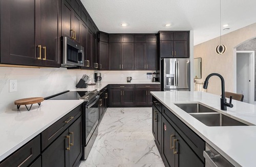 Florida Center House | The Gorgeous | Fab NEW home w/PVT pool & spa - near all the action of I-Drive