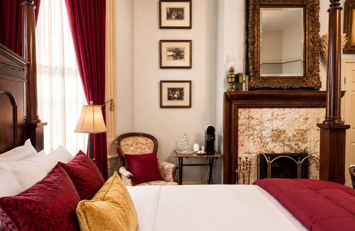 East of Broadway Bed & Breakfast | The Grand Empress Suite | Two Bedrooms & Two Baths in Arkansas's Only Michelin Key Hotel