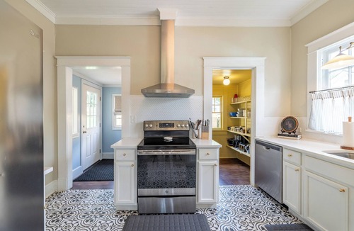 Thomasville House | The Hansell House, your Downtown Thomasville Destination! Family + Pet Friendly!