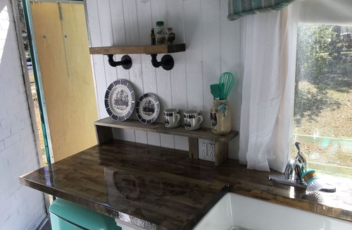 Live Oak Apartment | The Happy House Tiny Guest House