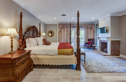 Vicksburg House | The Inn at Cedar Grove