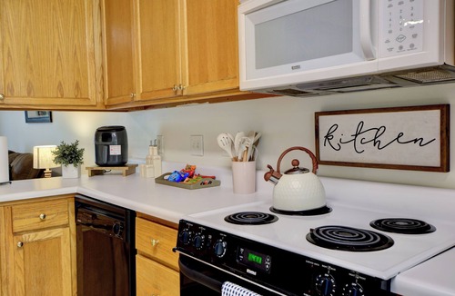 Auburn House | The Kick 6 6BR/6BA Duplex Sleeps 15