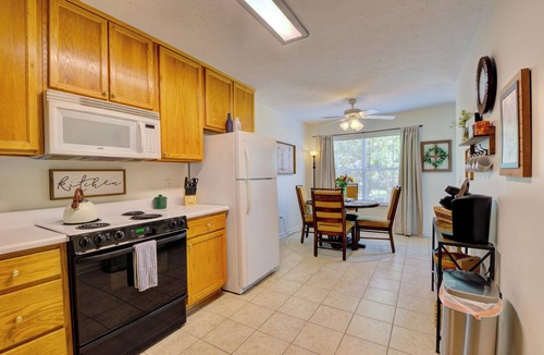 Auburn House | The Kick 6 6BR/6BA Duplex Sleeps 15