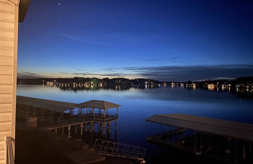 Lake Hamilton Condo | The Landing condo lakefront 7South 2BR 2BA balcony w boat slip beautiful view