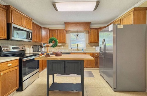 Skyland Park House | The Lazy Tide Inn House