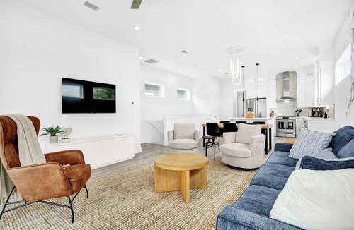 Jacksonville Beach House | *The Lifeboat Station* -Blocks from the beach
