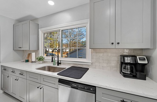 Marietta House | The Lockheed Lady - 3/2 Renovated Ranch in Marietta