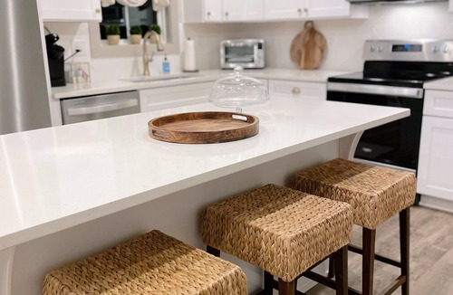 Auburn Cottage | The Loveliest Cottage on the Plains! 2BR/2BA Smart Cottage 1.4M to Campus