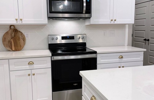 Auburn Cottage | The Loveliest Cottage on the Plains! 2BR/2BA Smart Cottage 1.4M to Campus
