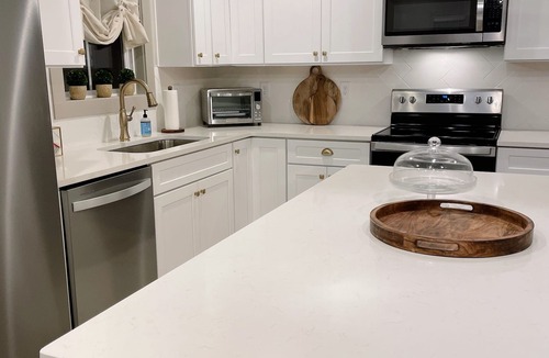Auburn Cottage | The Loveliest Cottage on the Plains! 2BR/2BA Smart Cottage 1.4M to Campus