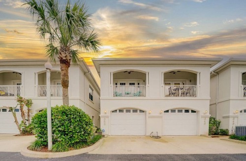 Butler Beach Villa | The Mermaid House - Vacation at the Beach!