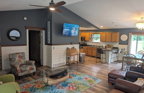 Mesick House | The Mesick Hideaway – 5BR/3BA Family Fun Spot w/Lake, River & Hiking Trails