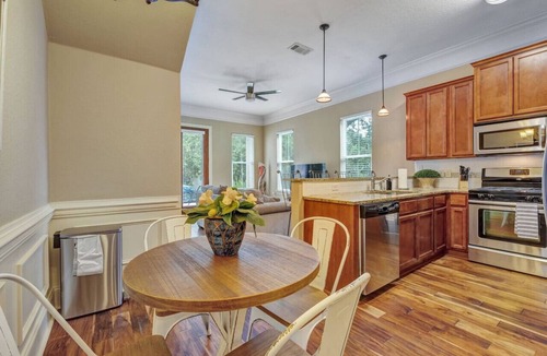 Governor's Walk House | The Midtown Dream Close to Downtown Pets Welcome