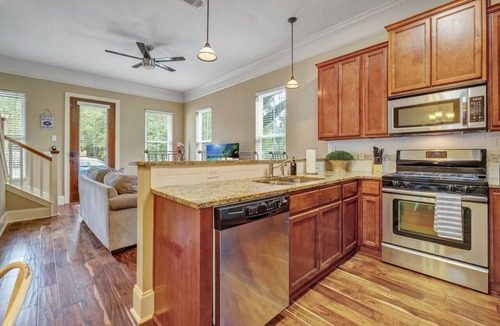 Governor's Walk House | The Midtown Dream Close to Downtown Pets Welcome