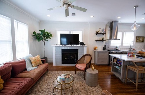 Hillcrest Apartment | The Midtown Pearl with midterm discounts