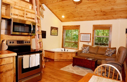 Newnata Cabin | The Natural Treehouse Retreat 87 Getaway