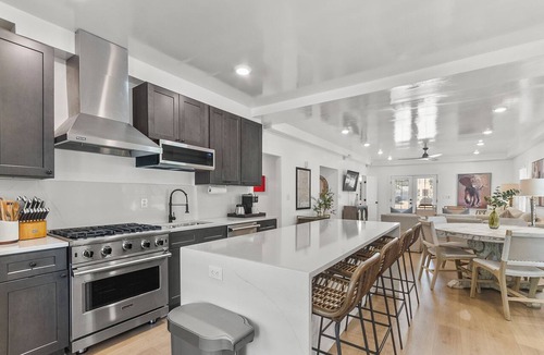 Tuscaloosa Condo | The Norma High-end Condo | Blocks from Stadium | Game Day