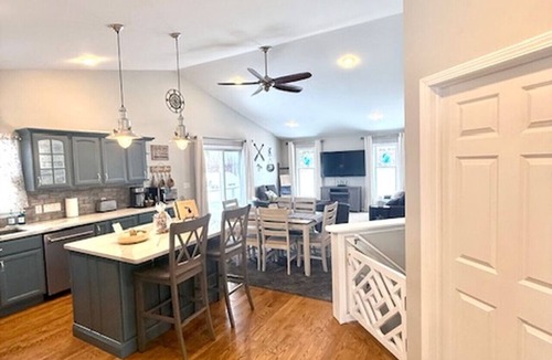 Ludington House | The North Shores Upscale Home Near The Beach