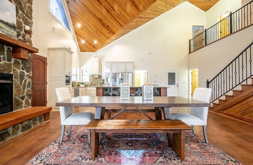 Lafayette County House | The O Stone, 4BR/6Beds Cabin by VelvetDitchVillas
